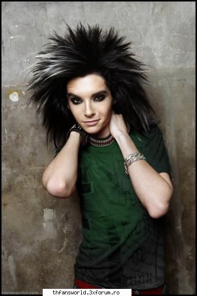 ...::: Poze cu Bill :::... - X:X:X ce bn ii sta in verde :X:X:X de fapt lui - Bill Kaulitz