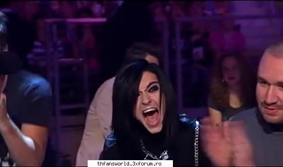 ...::: Poze cu Bill :::... - in asta zici k arunca cu bolovani dupa manelishti - Bill Kaulitz