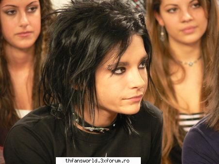 ...::: Poze cu Bill :::... - Bill: moooooooooooooma ce cosh imens ai!!!! itzi - Bill Kaulitz