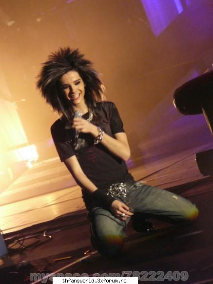 ...::: Poze cu Bill :::... - o cazut sarak pe jos - Bill Kaulitz